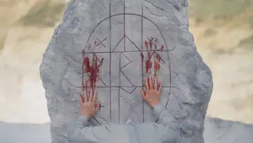 Backdrop to the movie "Midsommar" #589012
