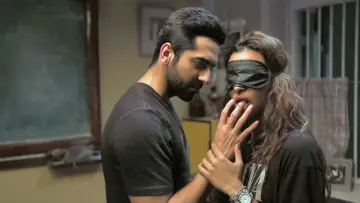 Backdrop to the movie "Andhadhun" #887713