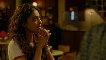 Backdrop to the movie "Andhadhun" #887715
