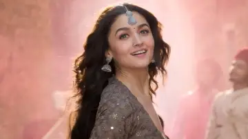 Backdrop to the movie "Kalank" #898337