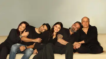 Backdrop to the movie "Sadak 2" #935355