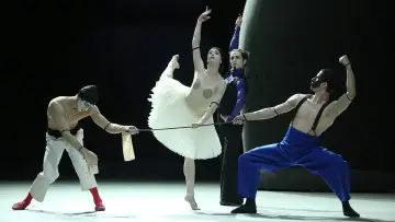Backdrop to the movie "Bolshoi Ballet: Carmen Suite / Petrushka" #1803793