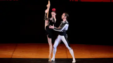 Backdrop to the movie "Bolshoi Ballet: Carmen Suite / Petrushka" #1803794