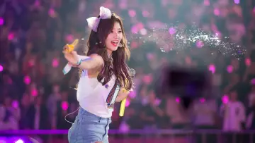 Backdrop to the movie "Twiceland" #1158681