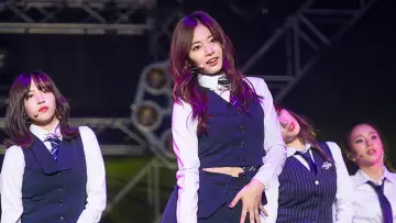 Backdrop to the movie "Twiceland" #1158682
