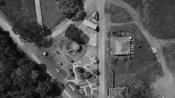 Backdrop to the movie "Fordlandia Malaise" #1784388