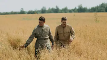 Backdrop to the movie "August" #869403