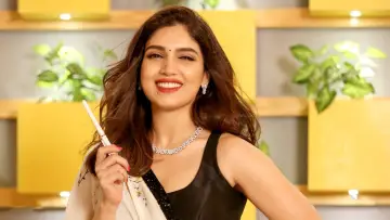 Backdrop to the movie "Pati Patni Aur Woh" #817712