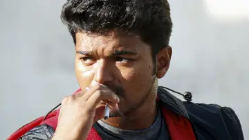 Backdrop to the movie "Ghilli" #1100824