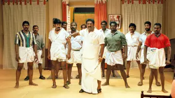 Backdrop to the movie "Ghilli" #1100856