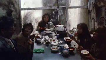 Backdrop to the movie "The Crazy Family" #1588286