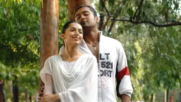 Backdrop to the movie "Sillunu Oru Kaadhal" #1146391