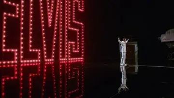 Backdrop to the movie "Elvis" #804663