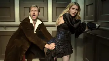 Backdrop to the movie "Holidate" #638316