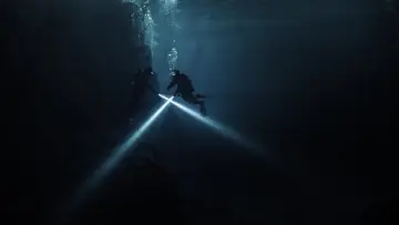 Backdrop to the movie "Breaking Surface" #263981
