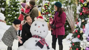 Backdrop to the movie "Christmas at Dollywood" #1870063