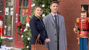 Backdrop to the movie "Merry & Bright" #745742