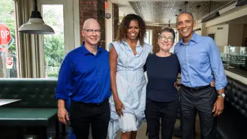 Backdrop to the movie "American Factory: A Conversation with the Obamas" #1526134