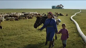 Backdrop to the movie "Veins of the World" #1584257