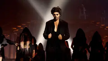 Backdrop to the movie "Bhool Bhulaiyaa 2" #898879