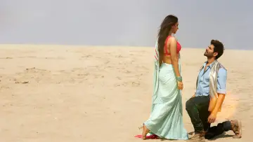 Backdrop to the movie "Bhool Bhulaiyaa 2" #898883