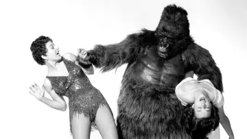 Backdrop to the movie "Gorilla at Large" #1573634
