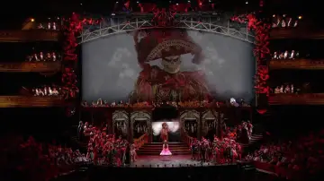 Backdrop to the movie "The Phantom of the Opera at the Royal Albert Hall" #1007925