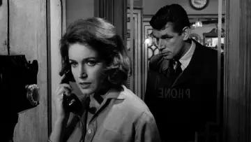 Backdrop to the movie "Maigret Sees Red" #1843870