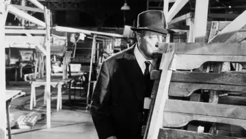 Backdrop to the movie "Maigret Sees Red" #1843879