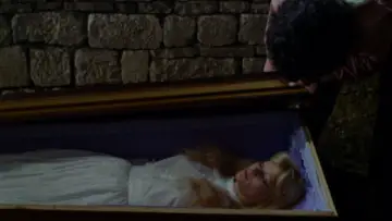 Backdrop to the movie "The Living Dead Girl" #1638465