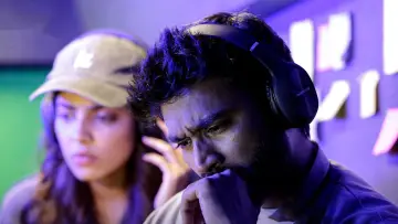 Backdrop to the movie "Maaran" #888175