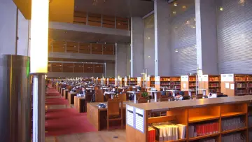 Backdrop to the movie "Les Trésors de la Bibliothèque nationale de France" #1644449