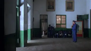 Backdrop to the movie "Platform" #1899521
