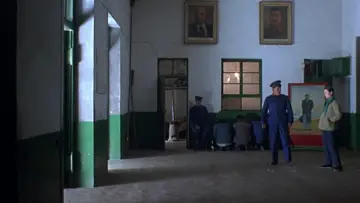 Backdrop to the movie "Platform" #1899522
