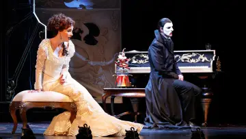 Backdrop to the movie "Love Never Dies" #1100609