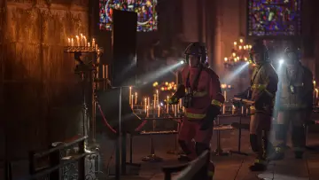 Backdrop to the movie "Notre-Dame on Fire" #1633677