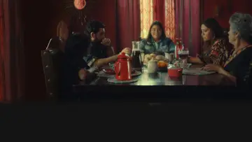 Backdrop to the movie "Growing Fangs" #1583726