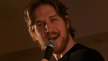 Backdrop to the movie "Bo Burnham: Inside" #1805353
