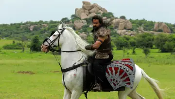 Backdrop to the movie "Ponniyin Selvan: Part II" #399212