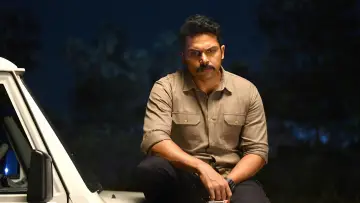 Backdrop to the movie "Sardar" #1635494