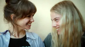 Backdrop to the movie "Paradise Is Burning" #1077775