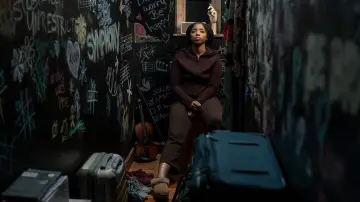 Backdrop to the movie "Strung" #817427
