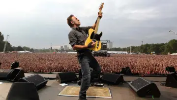 Backdrop to the movie "Bruce Springsteen & The E Street Band - Born in the U.S.A. Tour - Live in London 2013" #1143592