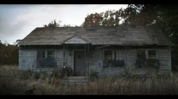 Backdrop to the movie "Smile" #1530013