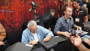 Backdrop to the movie "Comic-Con Episode IV: A Fan