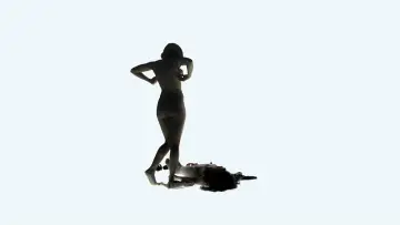 Backdrop to the movie "Under the Skin" #1231626