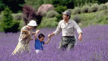 Backdrop to the movie "Kita no kuni kara 