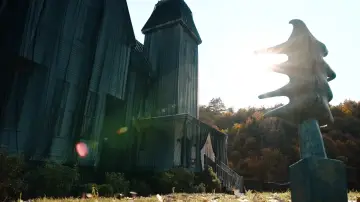 Backdrop to the movie "Beetlejuice Beetlejuice" #566108