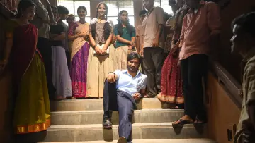Backdrop to the movie "Vaathi" #1094891
