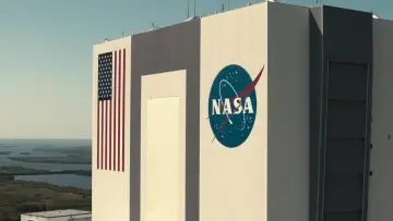 Backdrop to the movie "Fly Me to the Moon" #581067